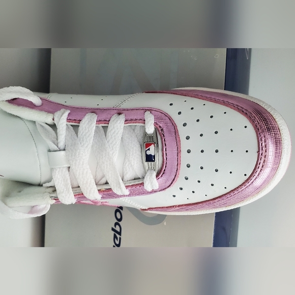 New old stock 2008AuthenticReebok mlb clubhouse shimmer pink Womens 7.5 UK - Picture 6 of 11